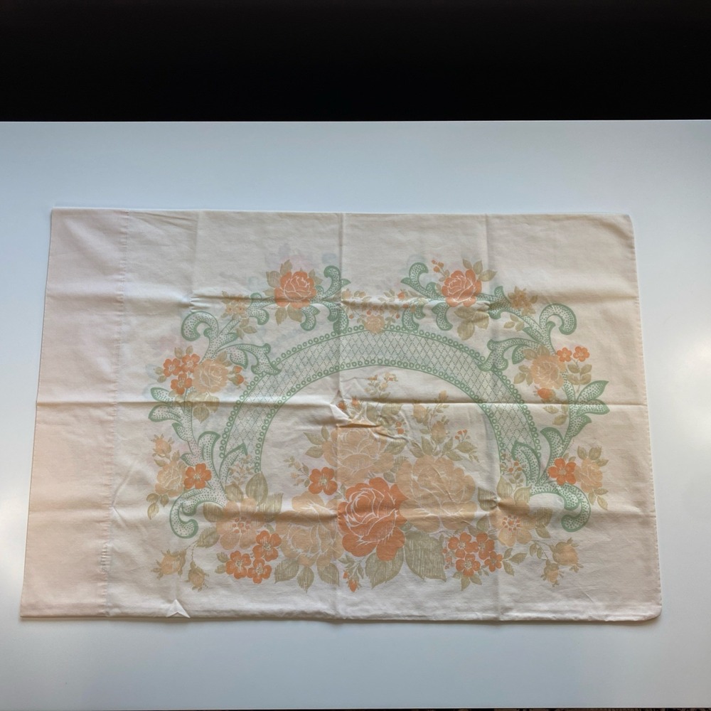 Vtg Beige Pillowcase Standard Floral Green Yellow Roses Cottage Granny Core